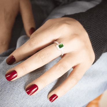 Anillo Aura Esmeralda Modelo