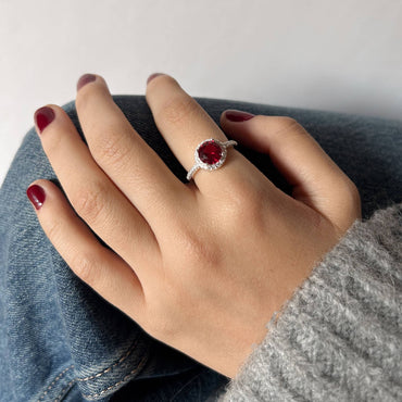Anillo Rojo Amor Modelo