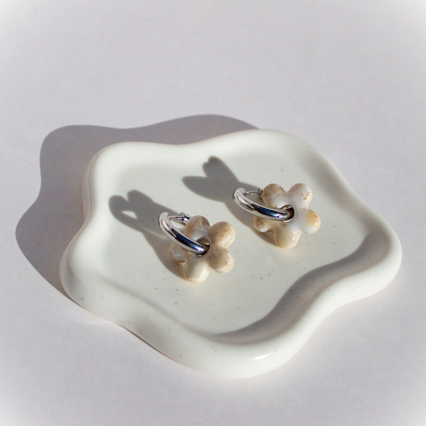 Aros Flor Desertica Silver escenario