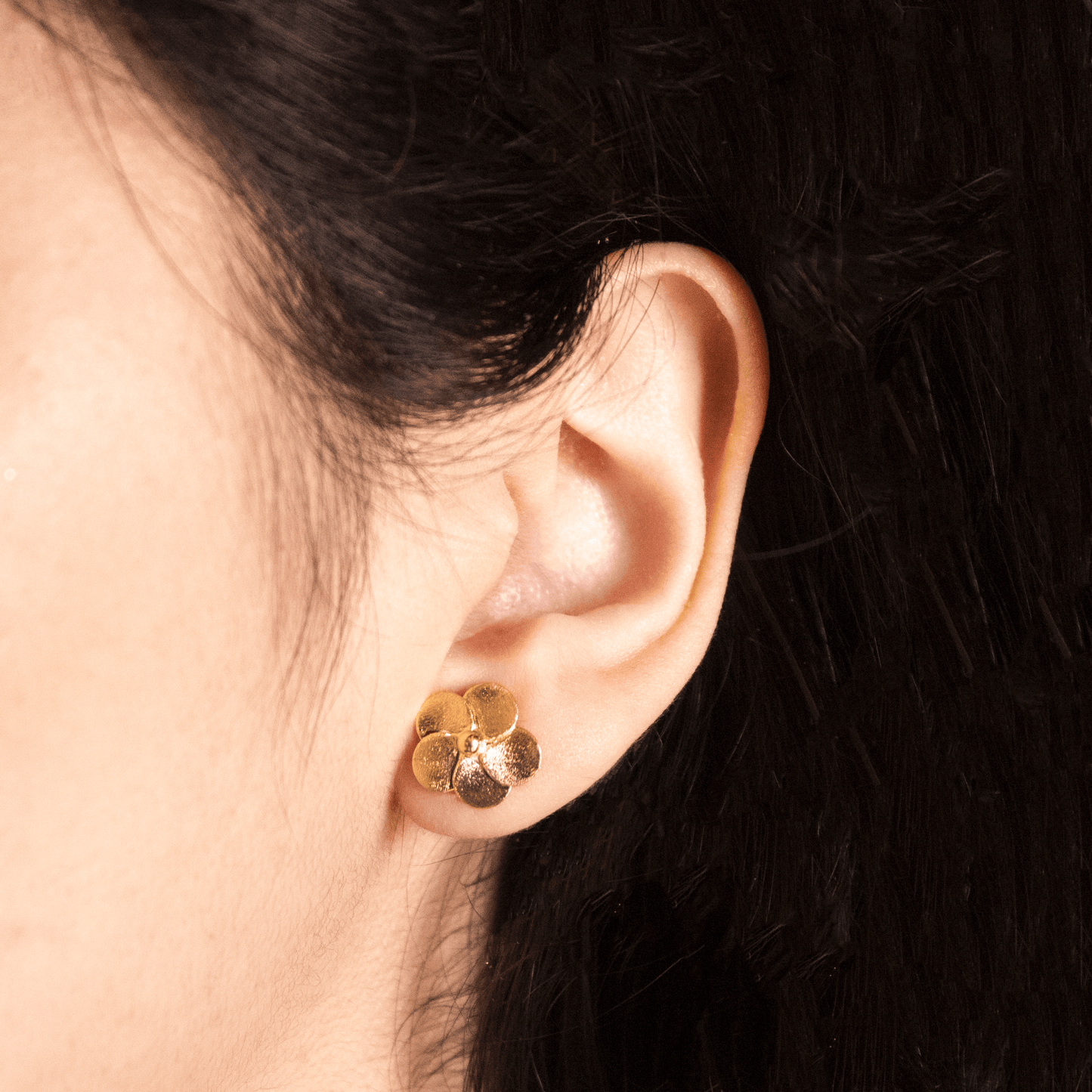 Aros Flor Dorada modelo
