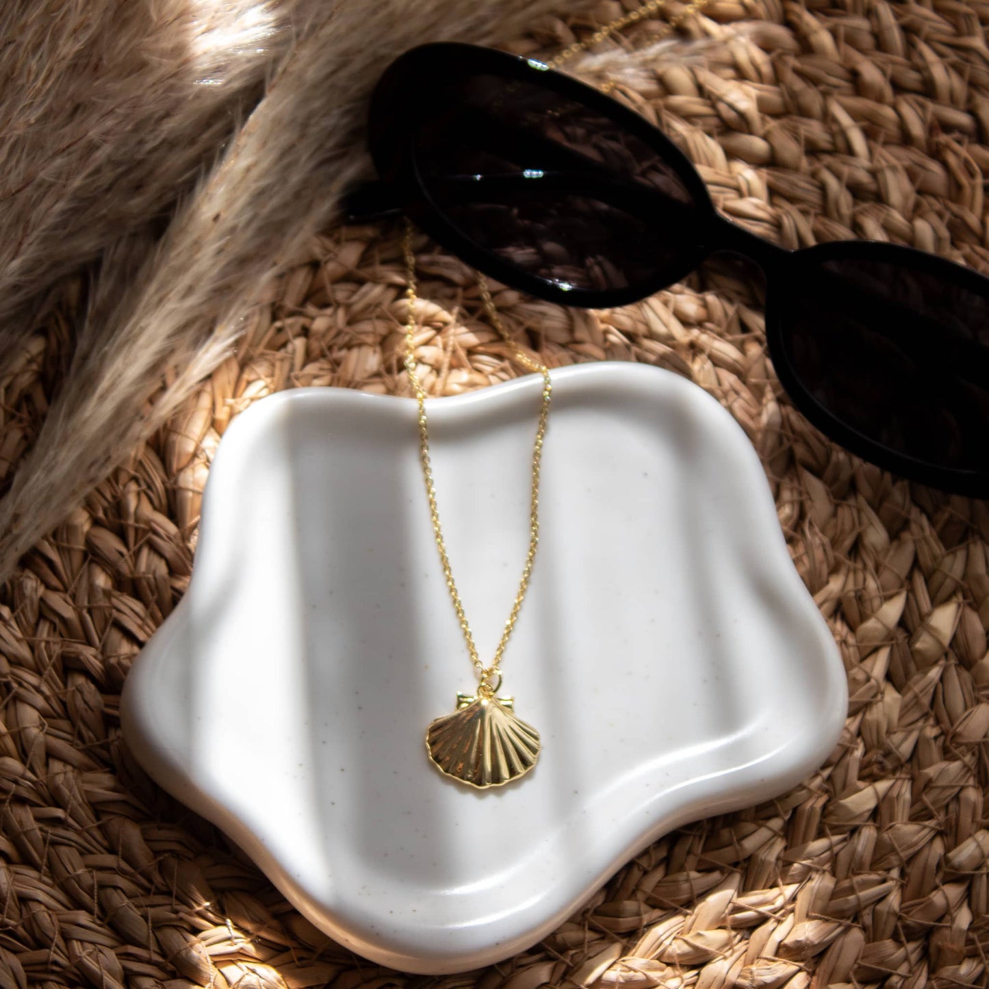 Collar Baño de Oro Concha de Mar escenario