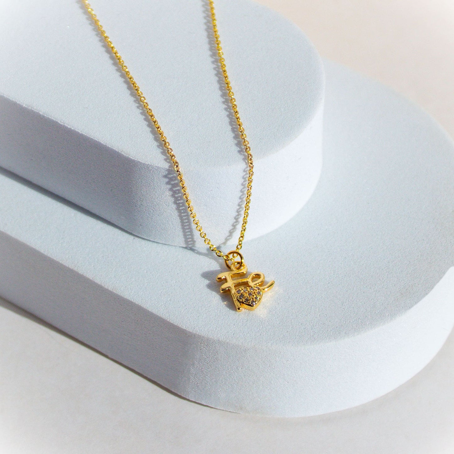 Collar Fe Pura Escenario