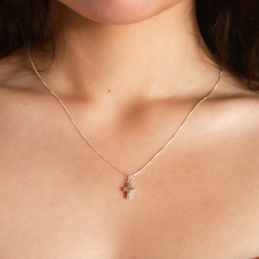 Collar Plata 925 Cruz Ada modelo