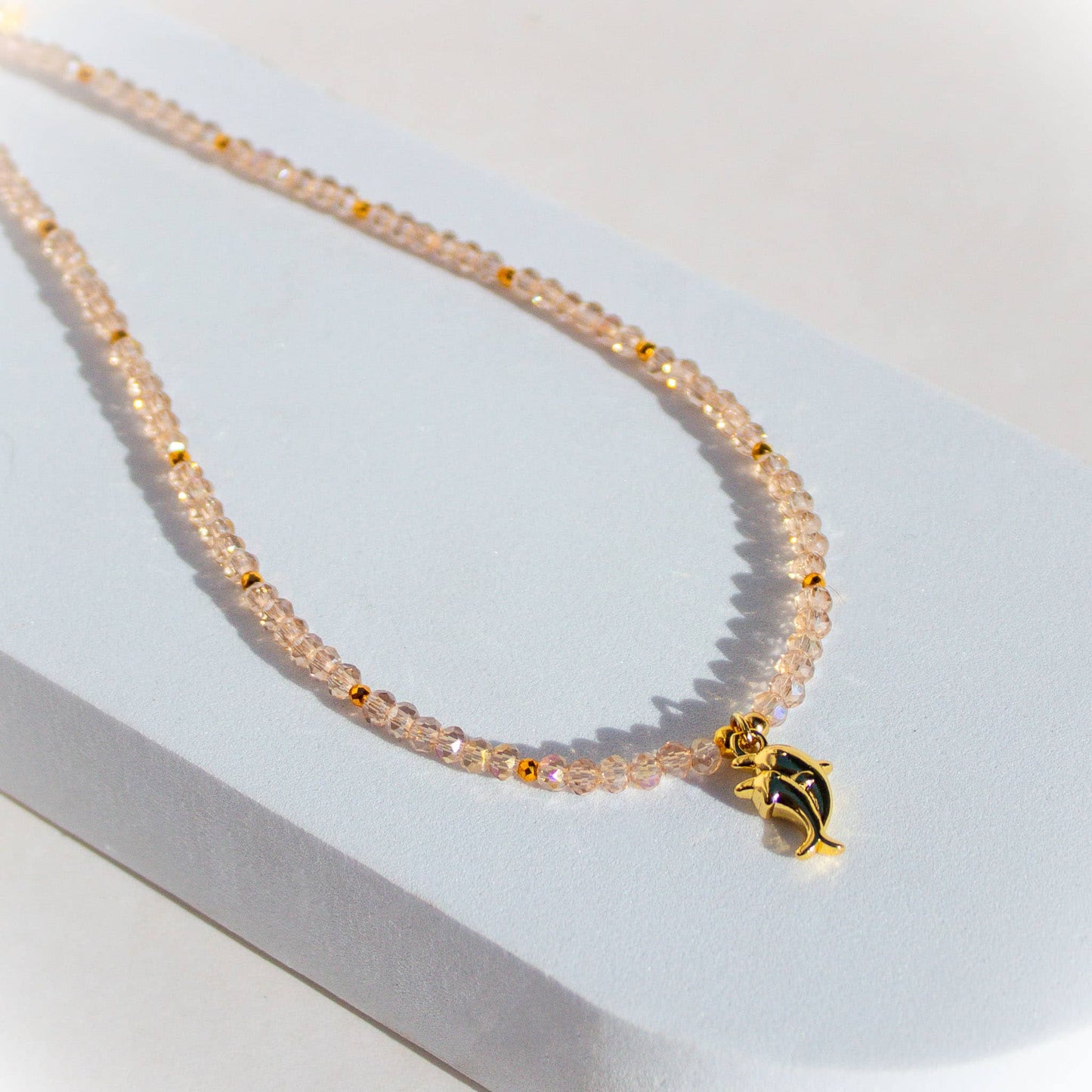 Collar Reflejo del Agua escenario