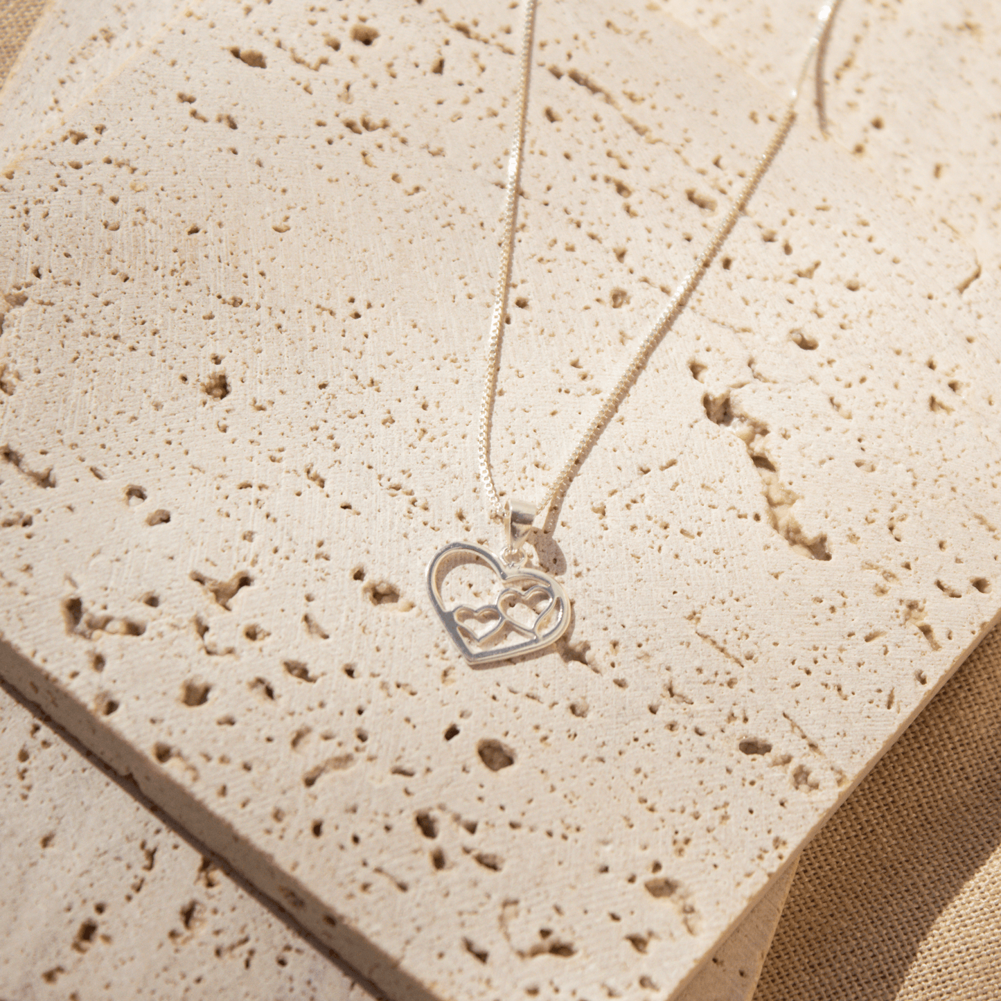 Collar Siempre Juntos escenario