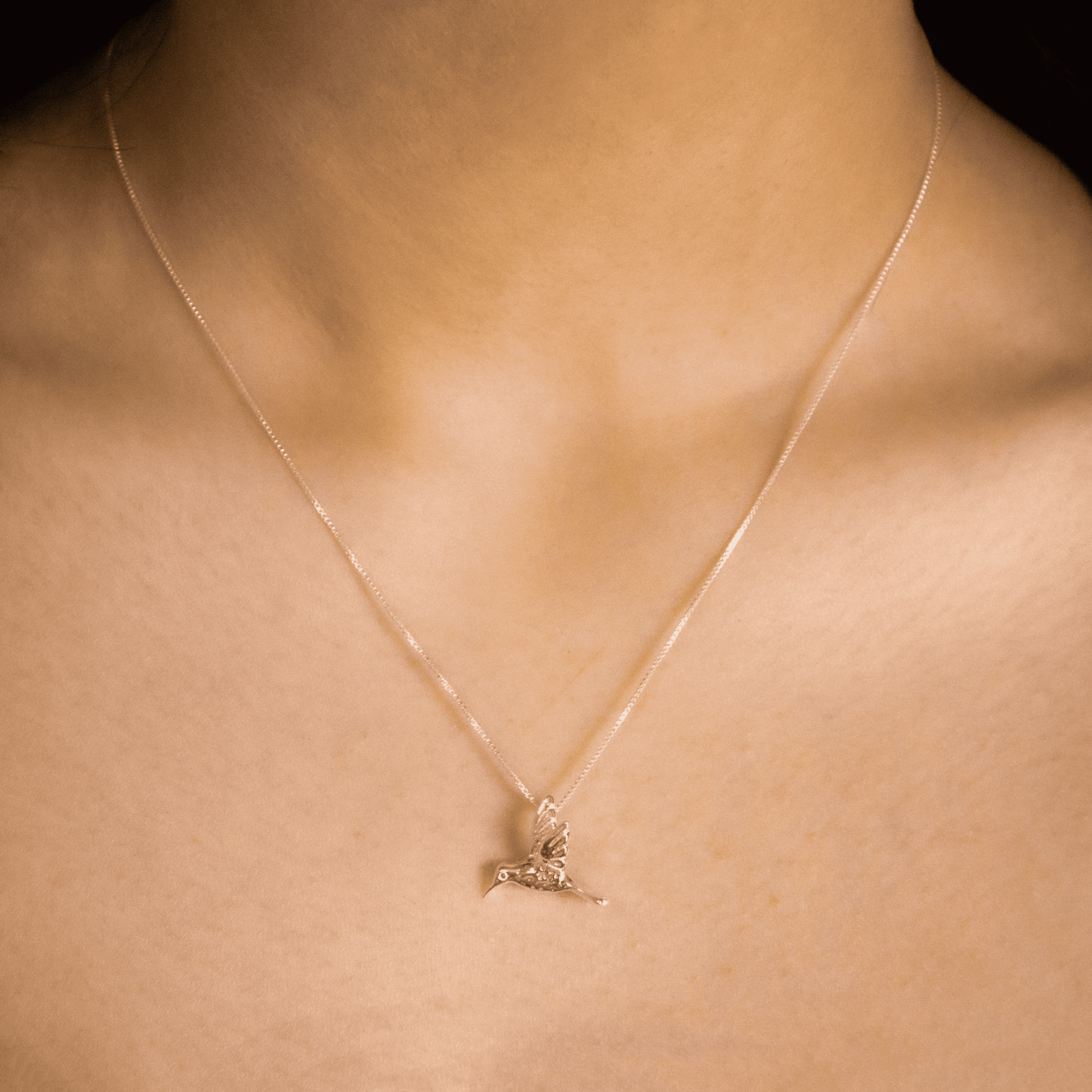 Collar Colibri en vuelo modelo
