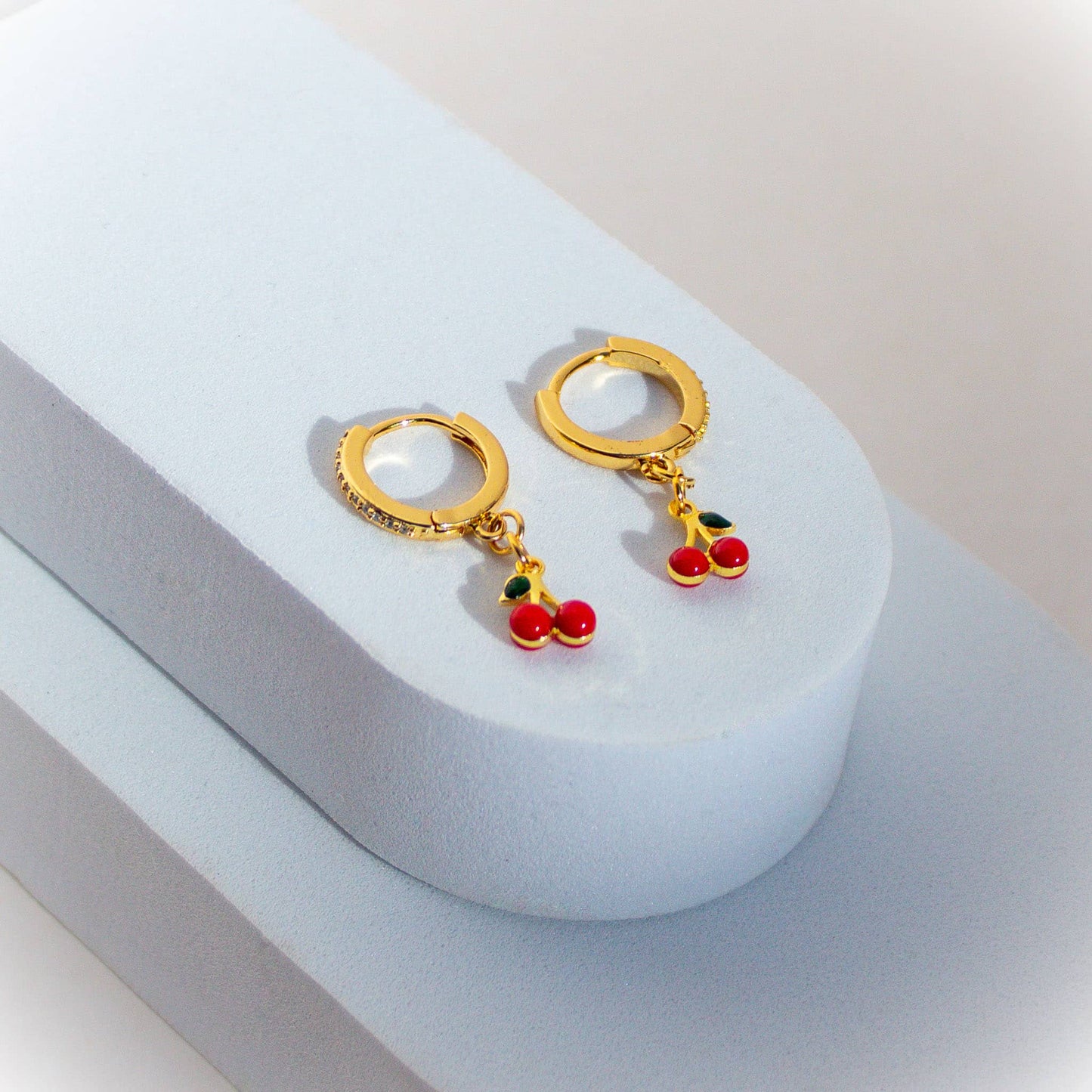 Aros 'Cereza Mini' Baño en Oro