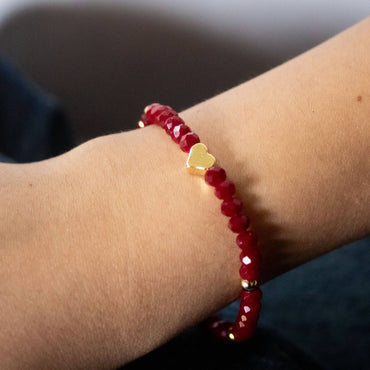 Modelo Pulsera Corazón Carmesí