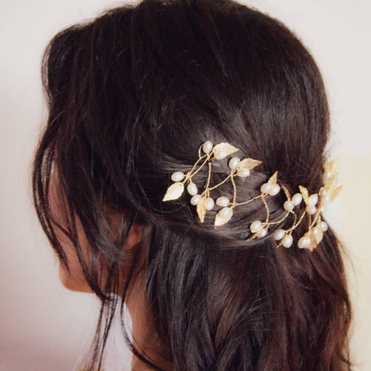 Tocado Dorado Helena Modelo