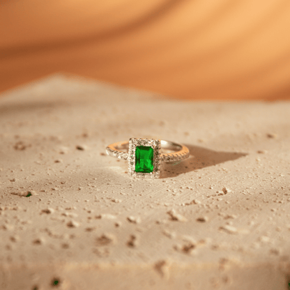 Anillo Aura Esmeralda escenario