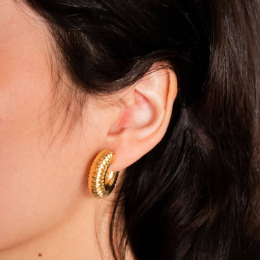 Aros Enchape Oro Caracola modelo