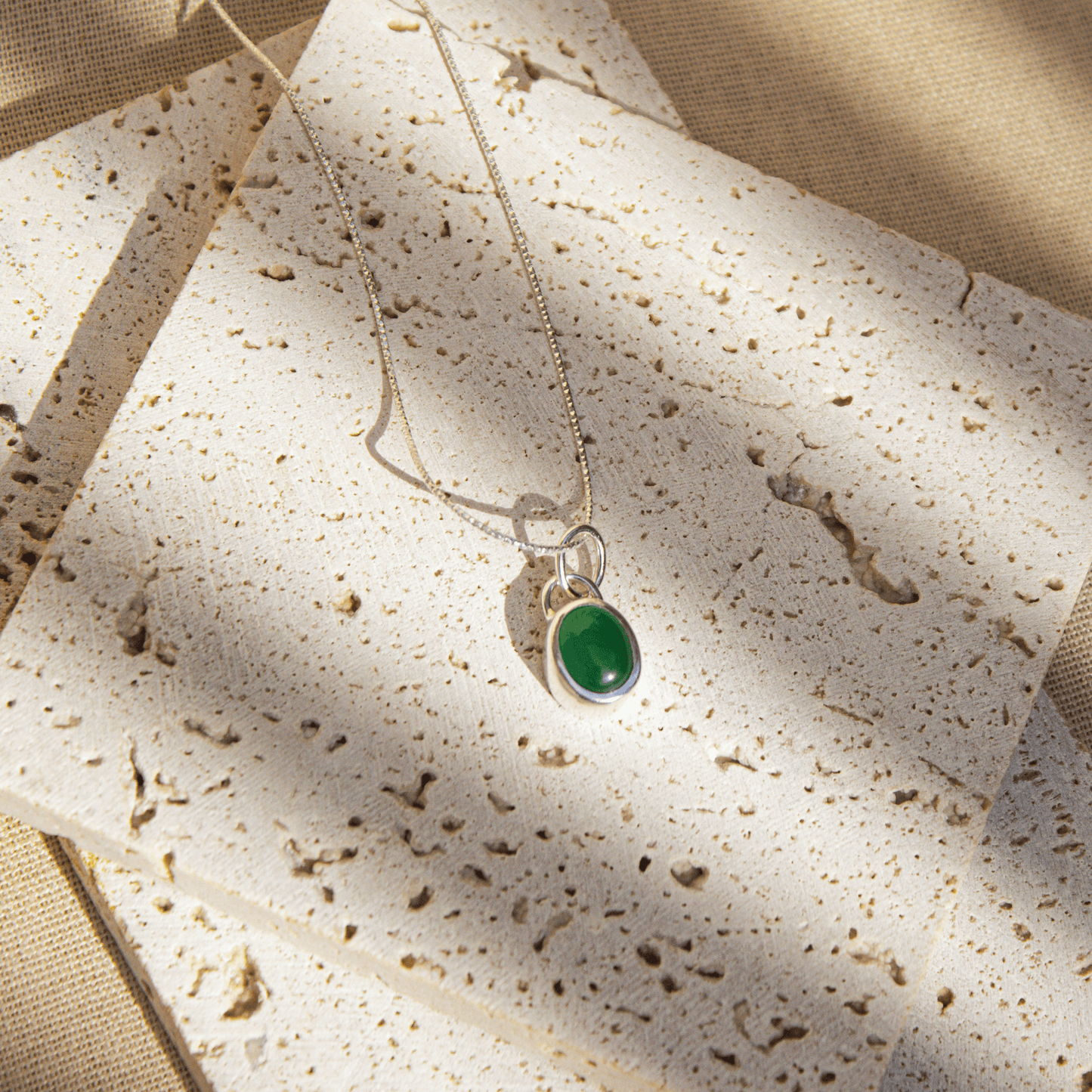 Colgante Lux Terra Onix verde escenario