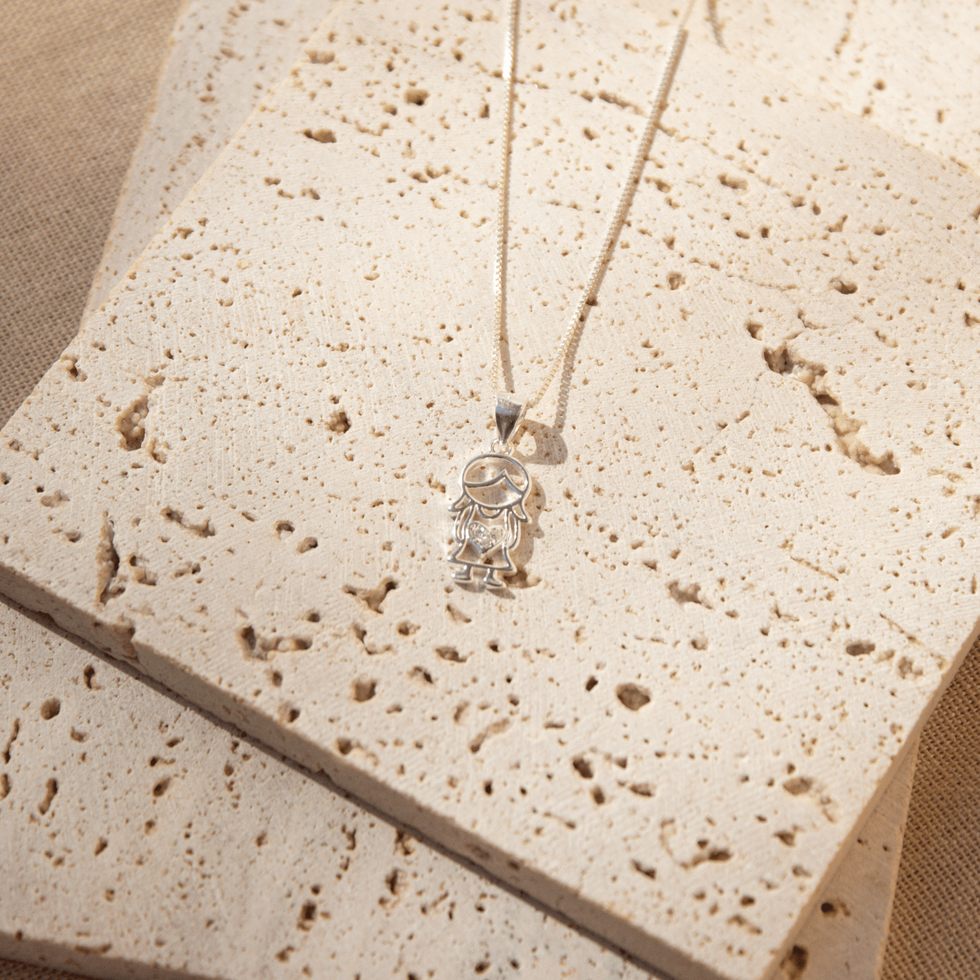 Collar Amor de Mamá escenario