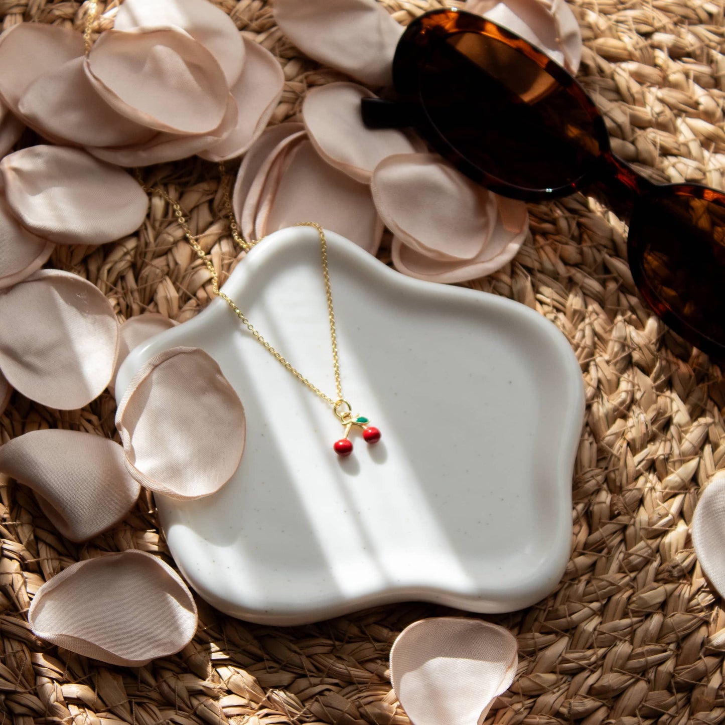 Collar Baño de Oro Cerezas escenario