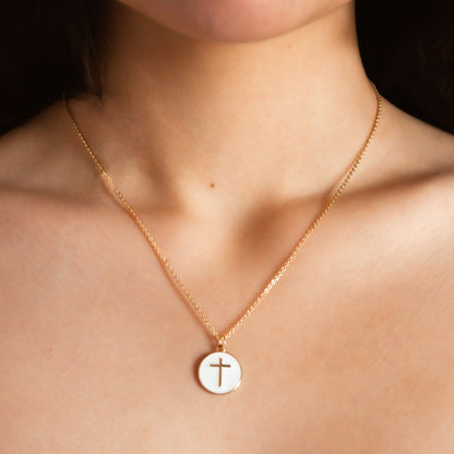 Collar Baño Oro Cruz Magdala modelo
