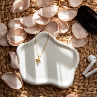 Collar Baño Oro Cruz Siena escenario