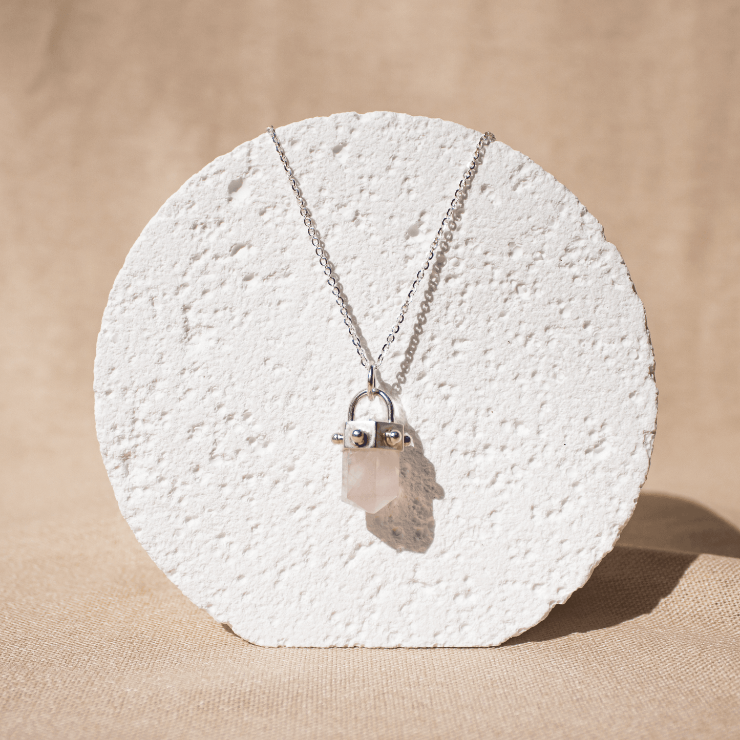 Collar Casiopea escenario