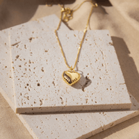 Collar Corazon Liso escenario