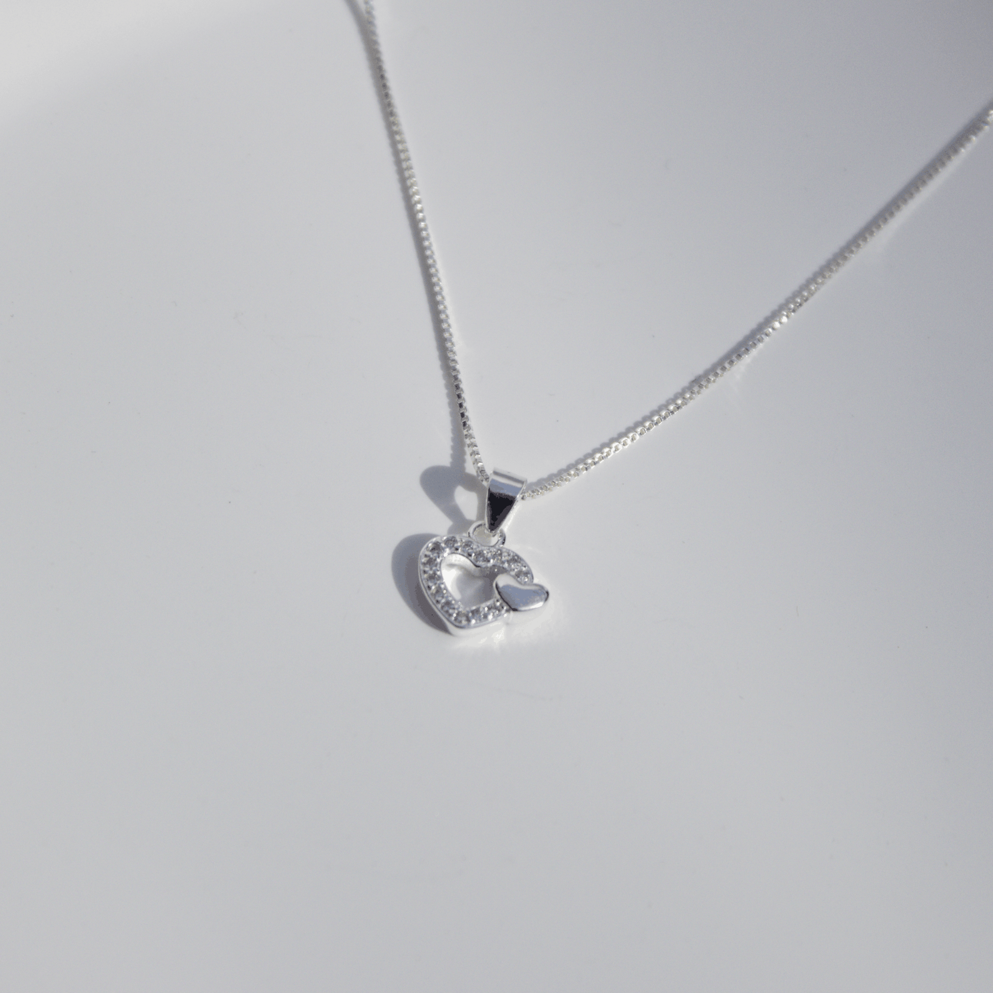 Collar Corazones escenario