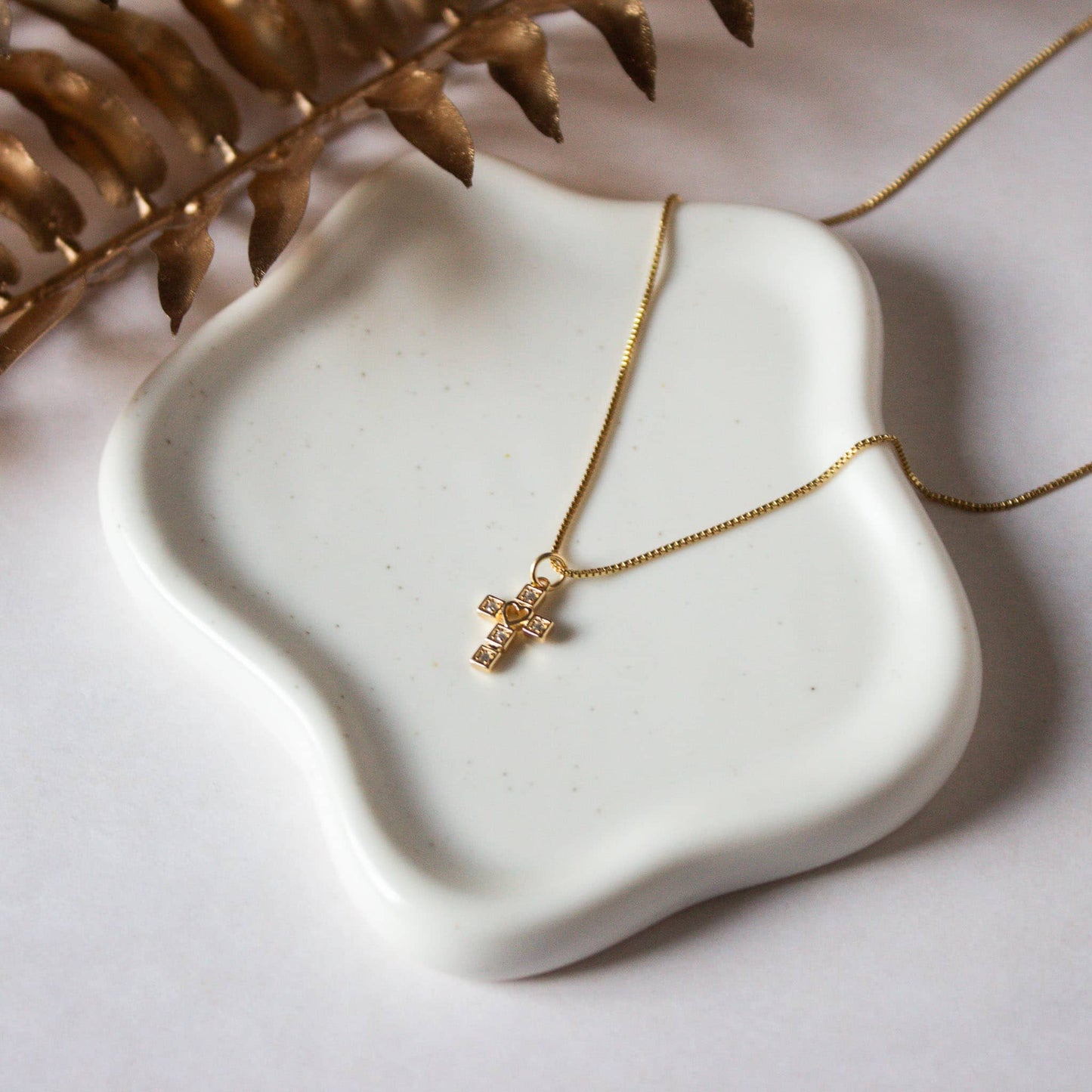 Collar Cruz Mosaico escenario