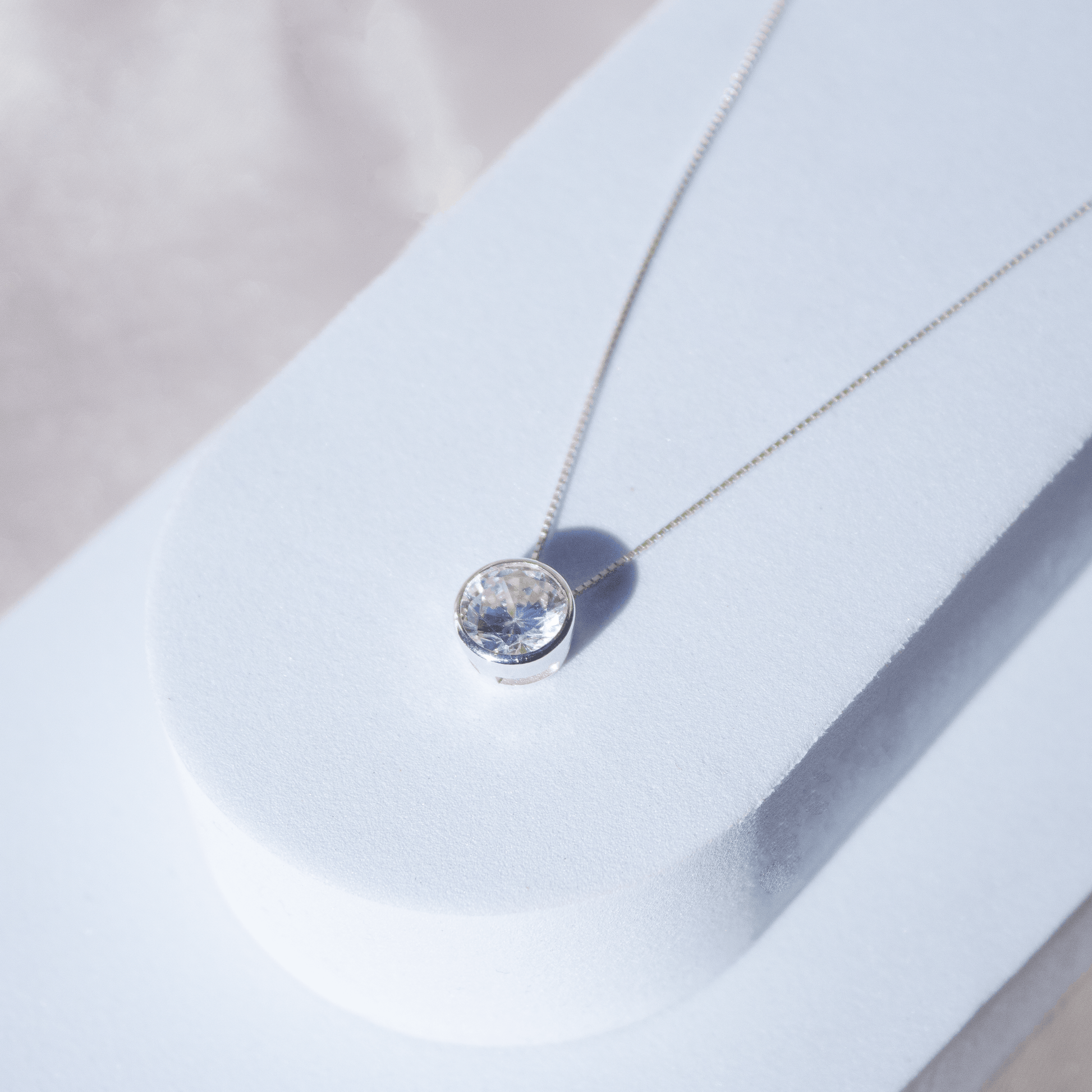 Collar Meridiana escenario