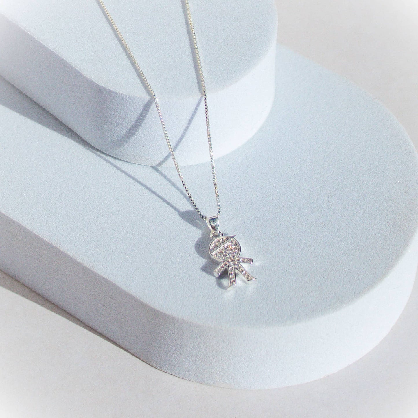 Collar Niño Escenario