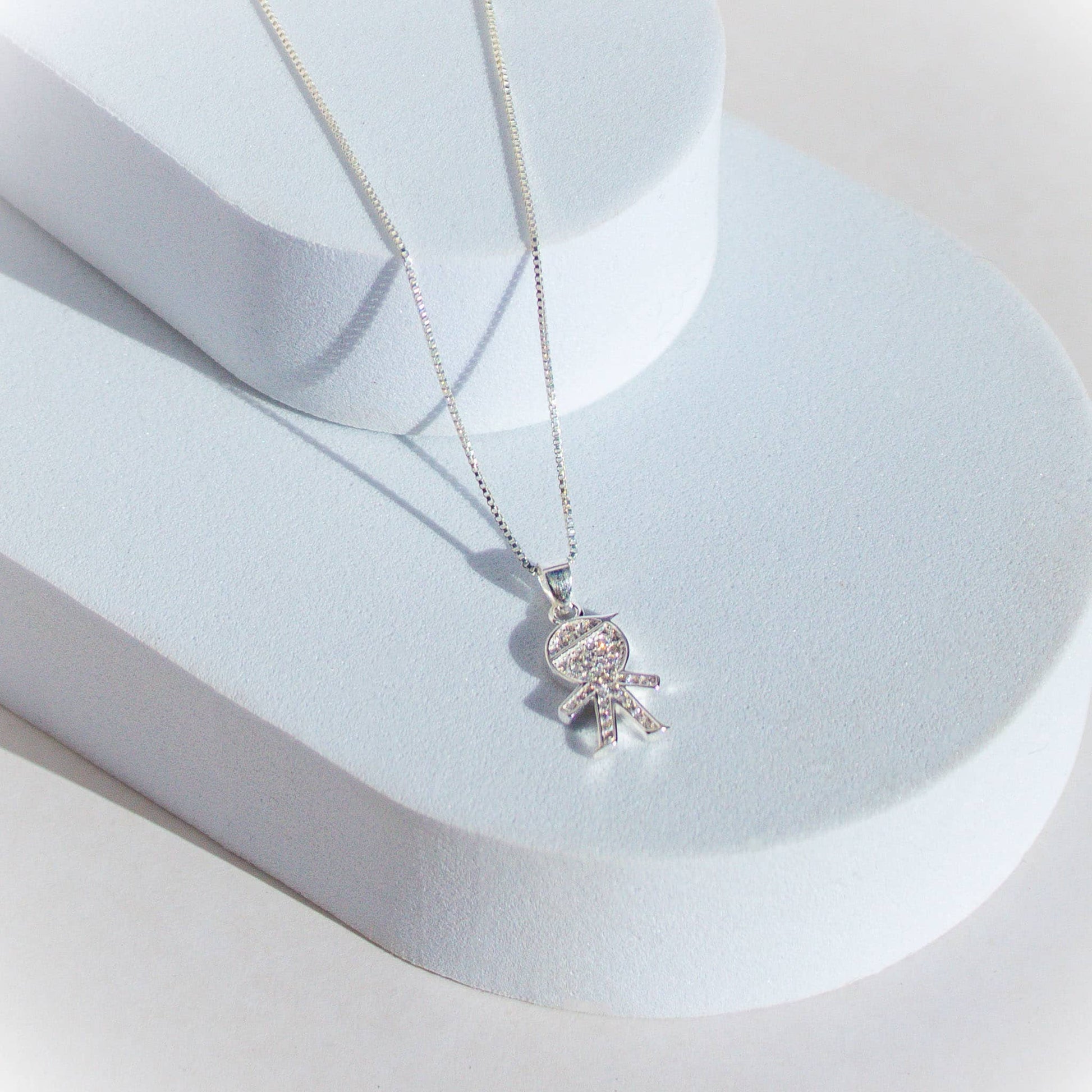 Collar Niño Escenario