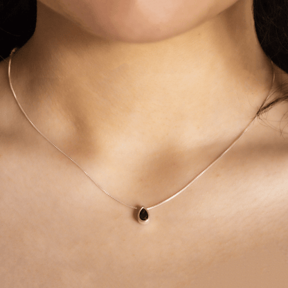 Collar Onira modelo
