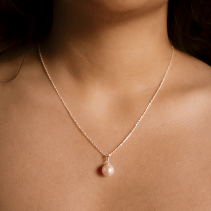 Collar Perla Grace modelo