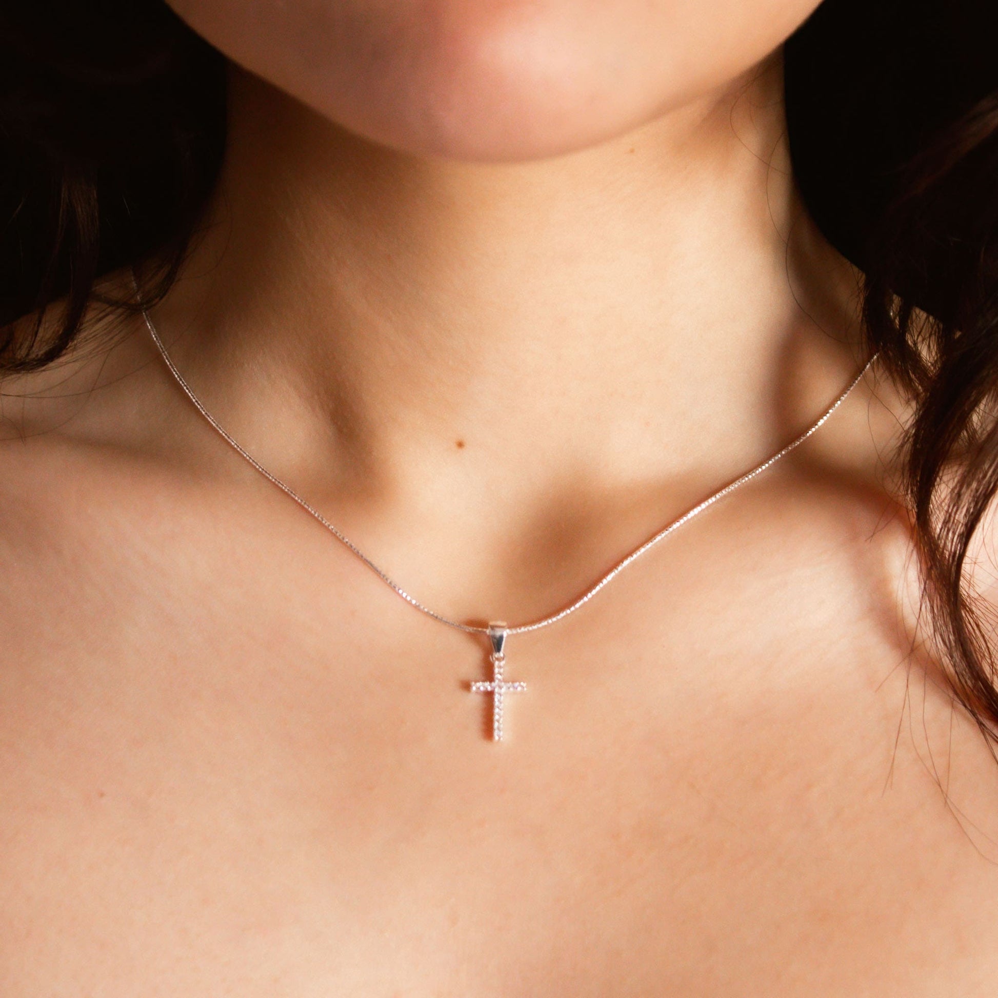 Collar Plata 925 Collar Cruz Leah modelo