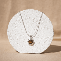 Collar Tigris escenario