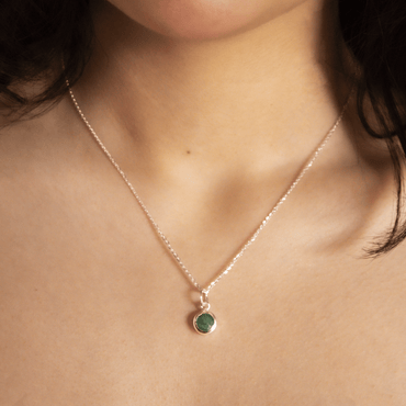 Dije Gema raiz de esmeralda modelo