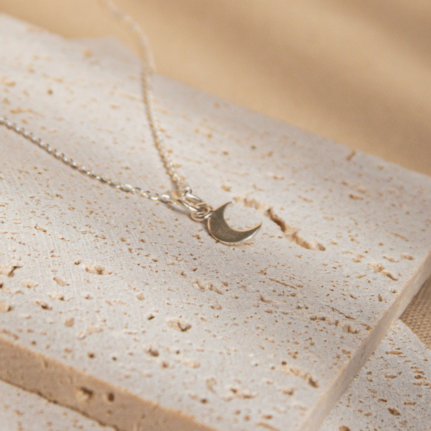 Dije lunarix escenario collar