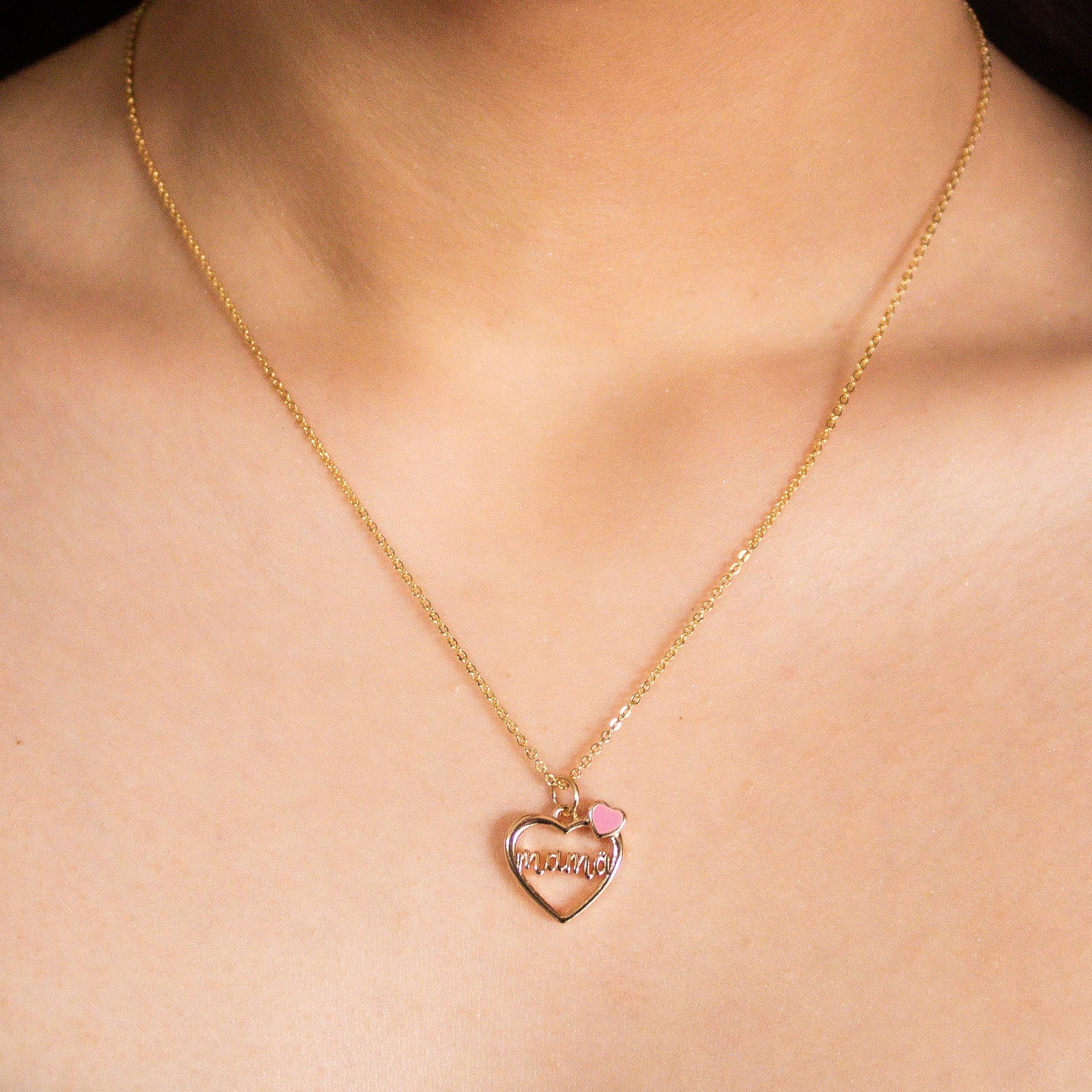 Modelo Collar Corazón de Mamá